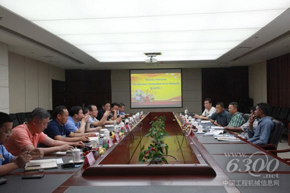 马来西亚多家公司到<a href=//product.d1cm.com/brand/shanjian/ target=_blank>陕建机</a>械参观洽谈