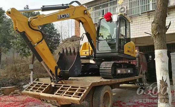 山重建机<a href=//product.d1cm.com/wajueji/ target=_blank>挖掘机</a>“出嫁”