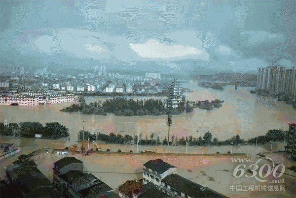 抗洪抢险纪实 | 危难时刻 <a href=//product.d1cm.com/brand/zoomlion/ target=_blank>中联</a>重科ZTC800V挺身而出！ 